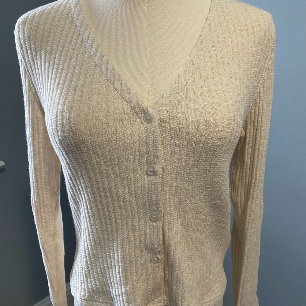 Everlane Cropped Ribbed Button-Up Cardigan